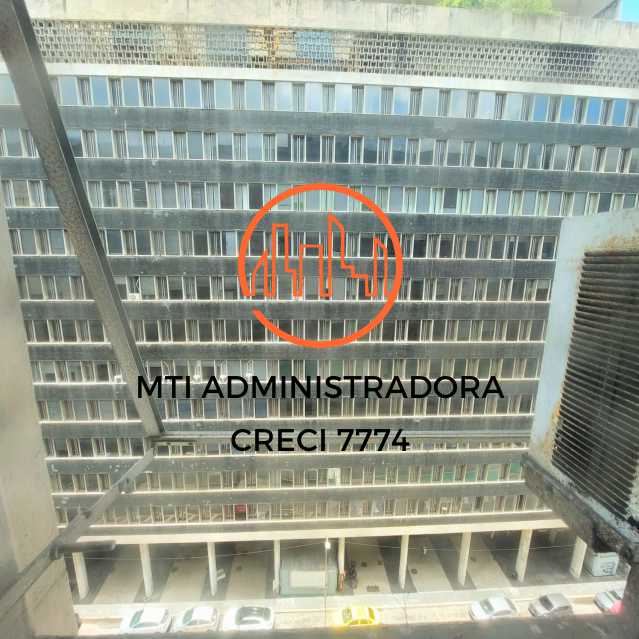 3 salas e 2 banheiros - MTCS00003