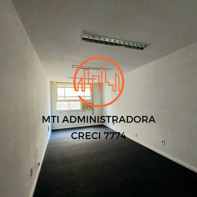 3 salas e 2 banheiros - MTCS00003