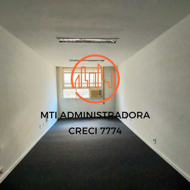 3 salas e 2 banheiros - MTCS00003