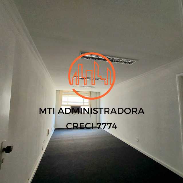 3 salas e 2 banheiros - MTCS00003