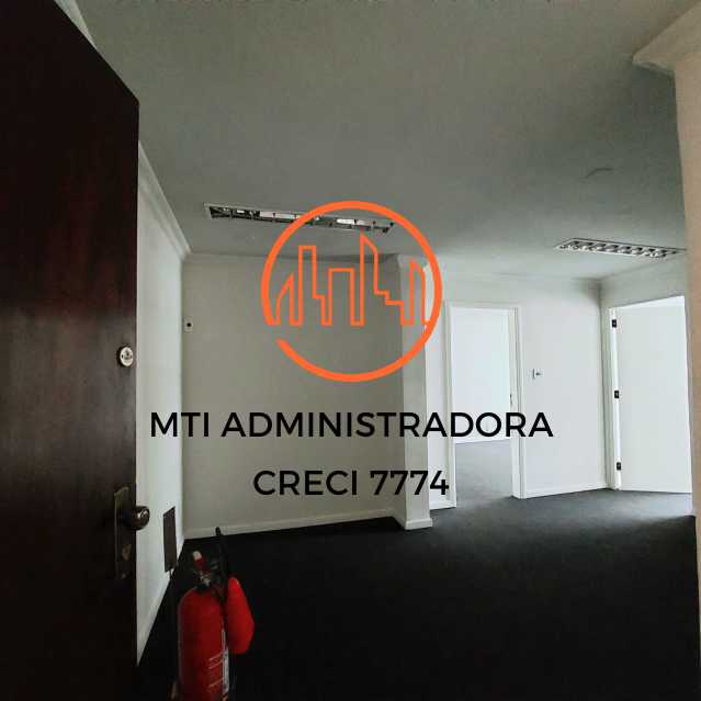 3 salas e 2 banheiros - MTCS00003