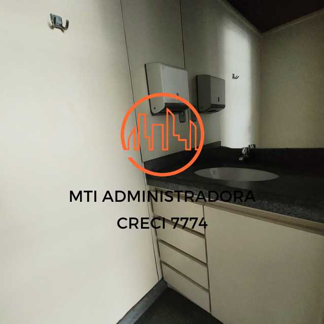 3 salas e 2 banheiros - MTCS00003