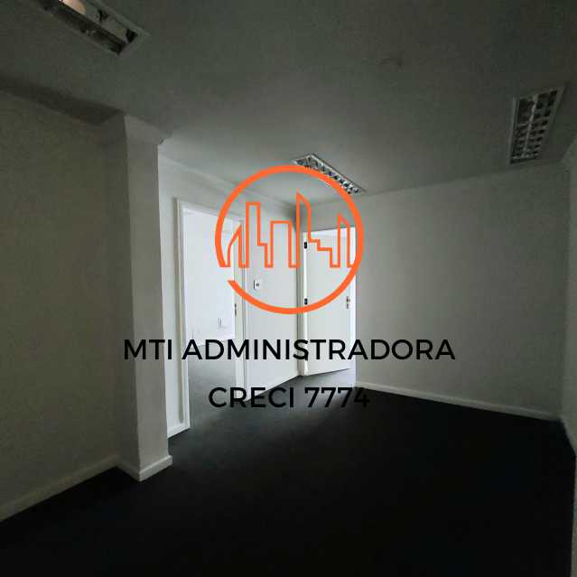 3 salas e 2 banheiros - MTCS00003