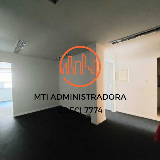 3 salas e 2 banheiros - MTCS00003