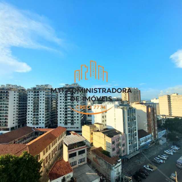 59ed7f83-f97b-427f-b4ca-c7b7d5 - 4