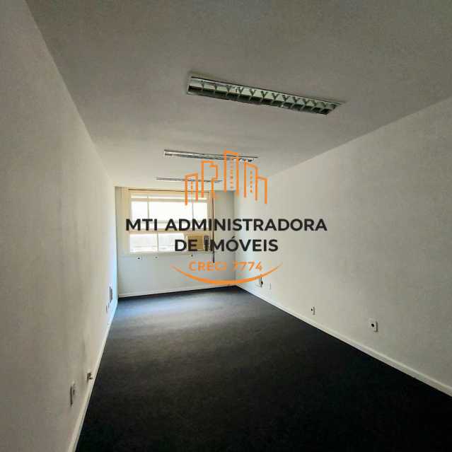 3 salas e 2 banheiros - MTCS00005