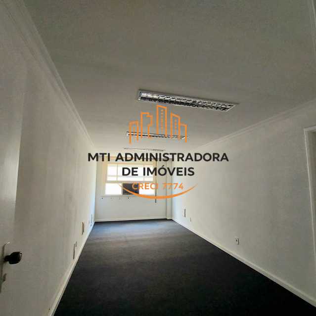 3 salas e 2 banheiros - MTCS00005