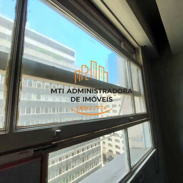 3 salas e 2 banheiros - MTCS00005