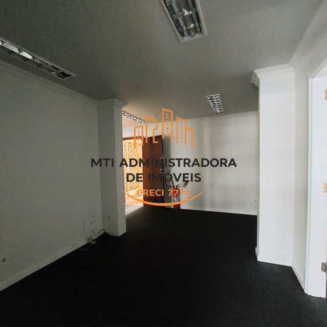 3 salas e 2 banheiros - MTCS00005