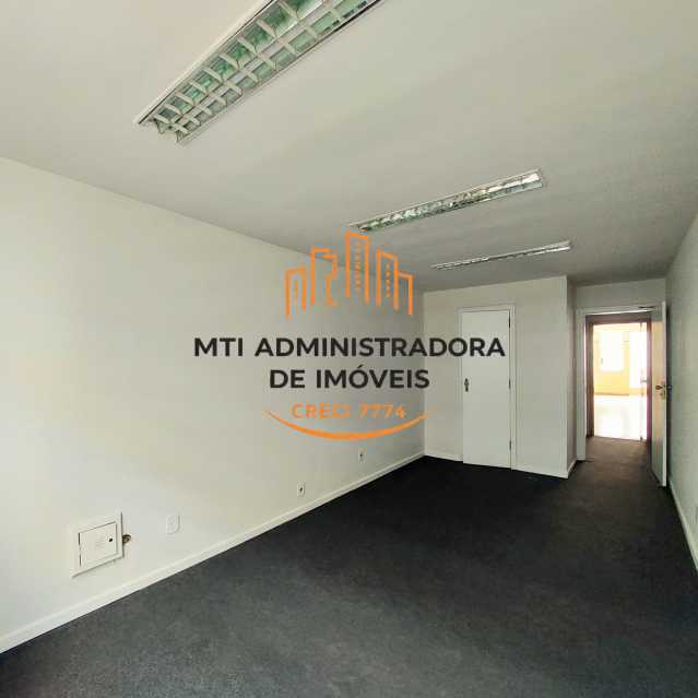 3 salas e 2 banheiros - MTCS00005