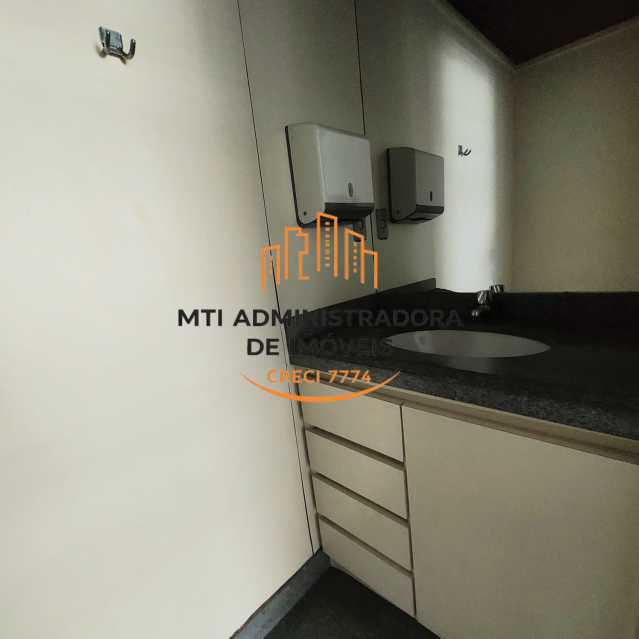 3 salas e 2 banheiros - MTCS00005