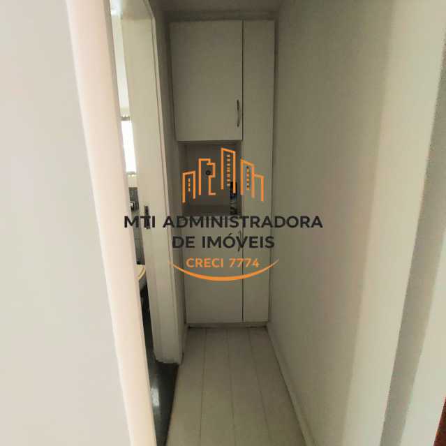 3 salas e 2 banheiros - MTCS00005