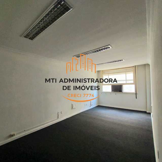 3 salas e 2 banheiros - MTCS00005