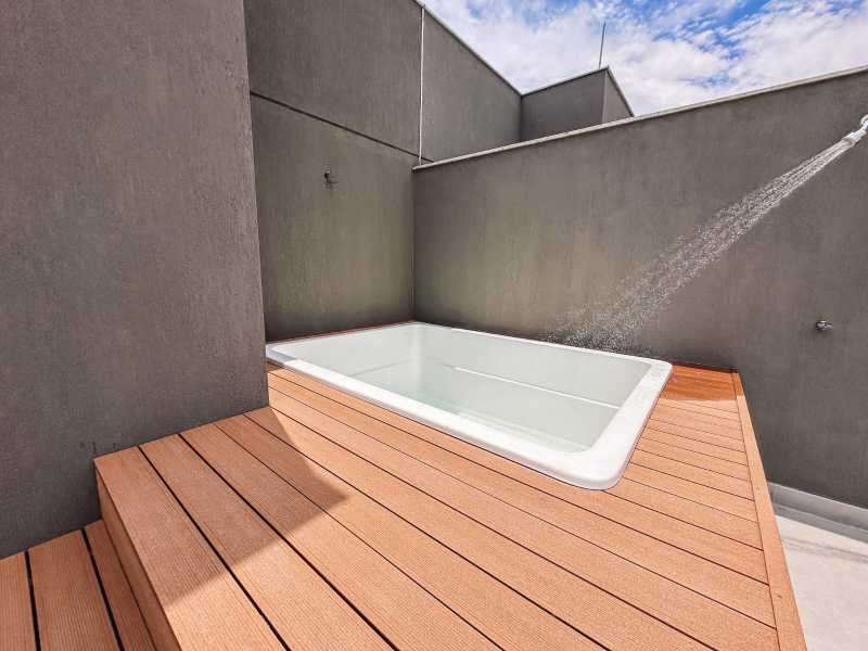 Conheça Piscina com deck e ducha do imóvel - Cobertura à venda Rua Marquês de Valença,Rio de Janeiro,RJ - R$ 1.579.000 - COBMVNOVA - 7 Piscina com deck e ducha - 7