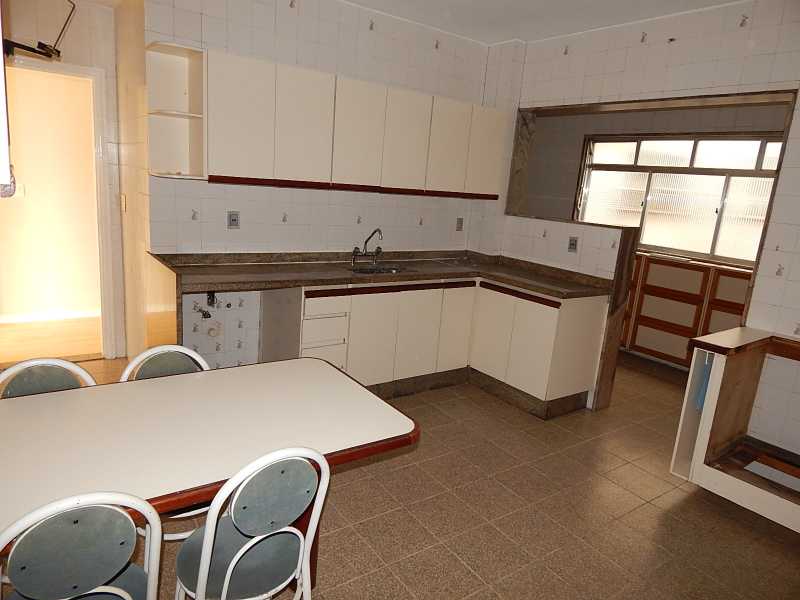 Conheça Ampla Copa/Cozinha do imóvel - R$ 639 mil - Grajaú 3 Qtos + Dependência com 176 m² - GRAJ-3QTO-176-FABCART - 14 Ampla Copa/Cozinha - 14