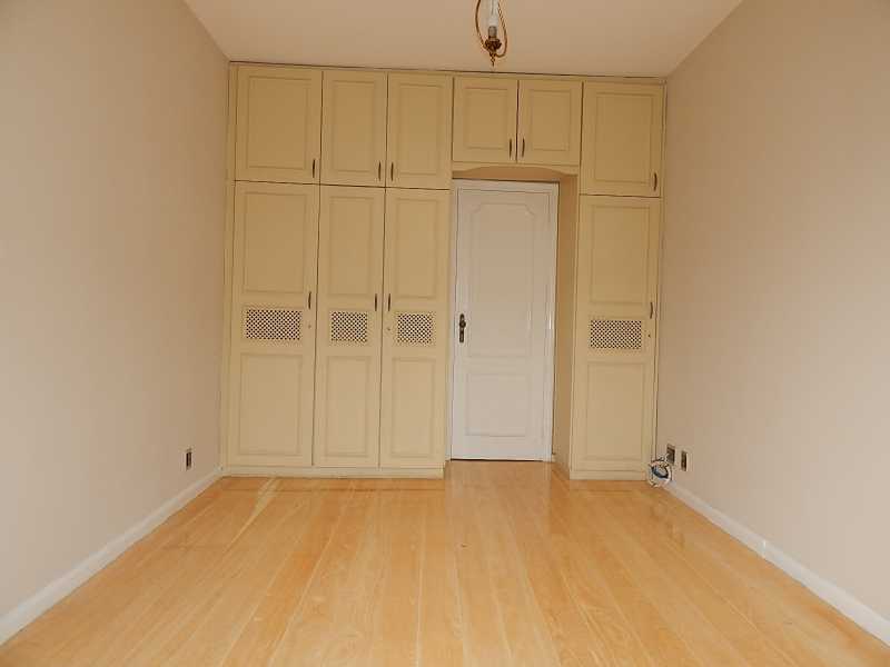 Conheça Quarto solteiro 2 c/ armários do imóvel - R$ 639 mil - Grajaú 3 Qtos + Dependência com 176 m² - GRAJ-3QTO-176-FABCART - 10 Quarto solteiro 2 c/ armários - 10