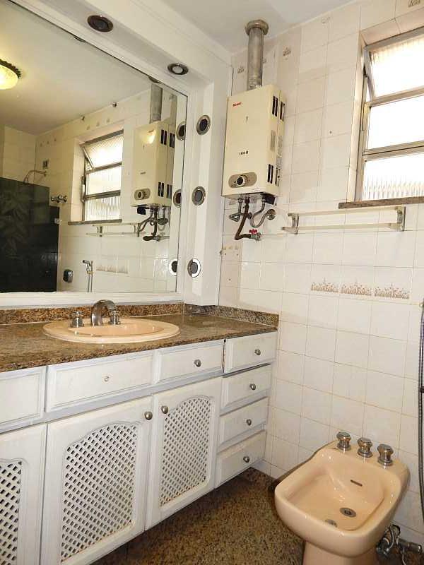 Conheça Banheiro social c/ armários do imóvel - R$ 639 mil - Grajaú 3 Qtos + Dependência com 176 m² - GRAJ-3QTO-176-FABCART - 13 Banheiro social c/ armários - 13