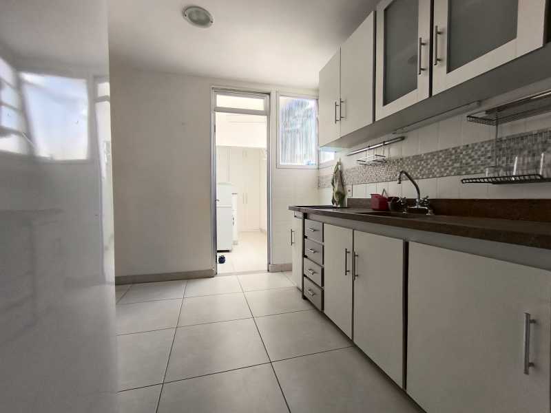 Conheça Copa/Cozinha c/ armários do imóvel - Cobertura à venda Rua Professor Gabizo,Rio de Janeiro,RJ - R$ 1.249.000 - TJ-COB-GAB-NAN-3QTO - 19 Copa/Cozinha c/ armários - 19