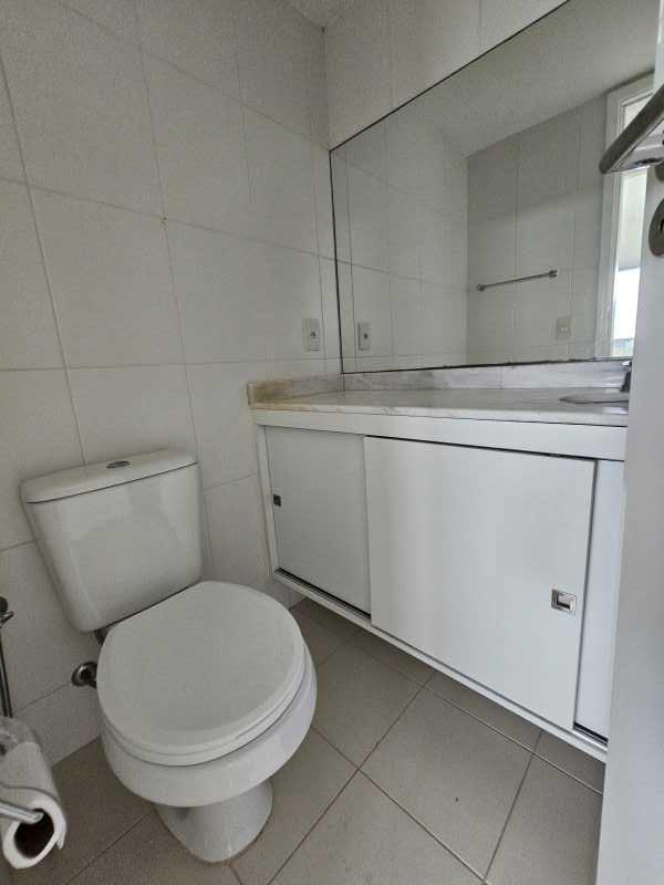 Conheça Banheiro suíte com armários do imóvel - Apartamento à venda Rua Silvia Pozzana,Rio de Janeiro,RJ - R$ 505.000 - Recreio-2qt-oc-ros - 8 Banheiro suíte com armários - 8