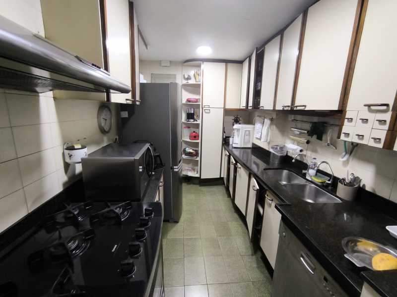 Conheça Cozinha c/ armários do imóvel - Apartamento 5 quartos à venda Rio de Janeiro,RJ - R$ 775.000 - TJ-Ag-184 - 11 Cozinha c/ armários - 11