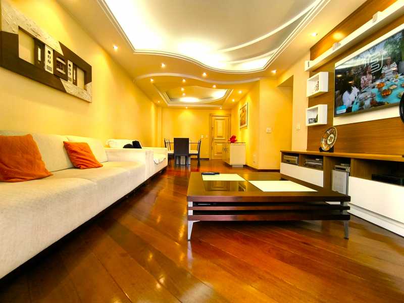 Conheça Sala ampla do imóvel - Apartamento à venda Rua João Alfredo,Rio de Janeiro,RJ - R$ 919.000 - TJ-4QTO-JA-GOD-140 - 2 Sala ampla - 2