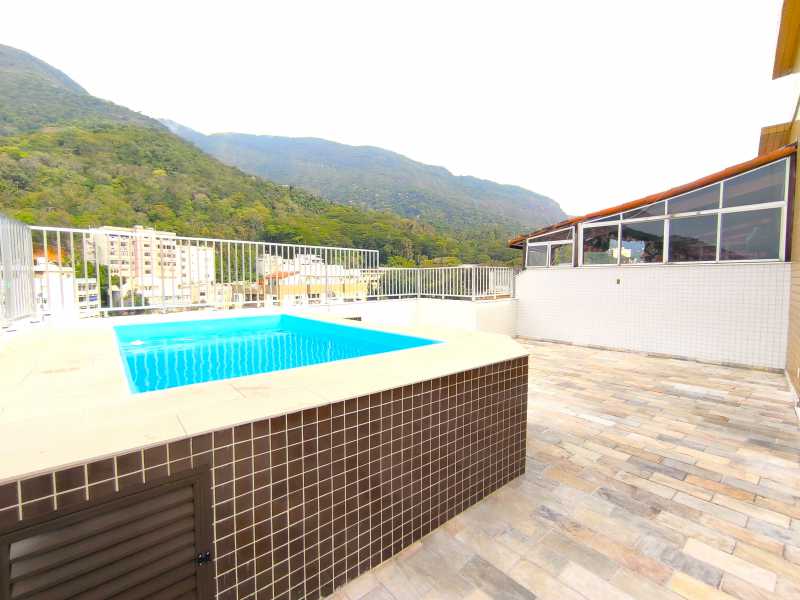 Piscina com solarium - 10