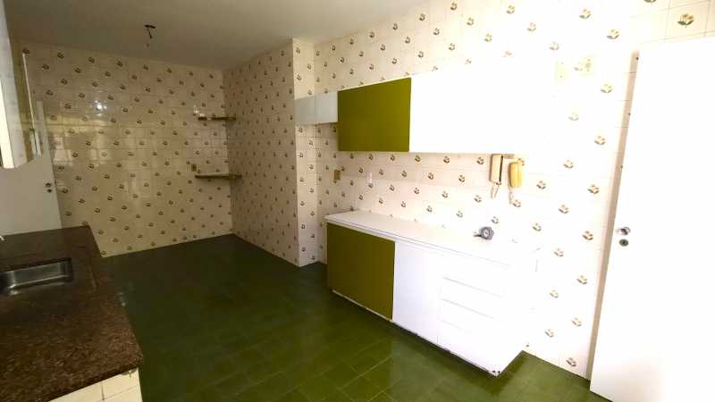Conheça Copa/Cozinha bem ampla do imóvel - Apartamento 4 quartos à venda Rio de Janeiro,RJ - R$ 990.000 - TJ-4QTO-MV-SAC - 10 Copa/Cozinha bem ampla - 10