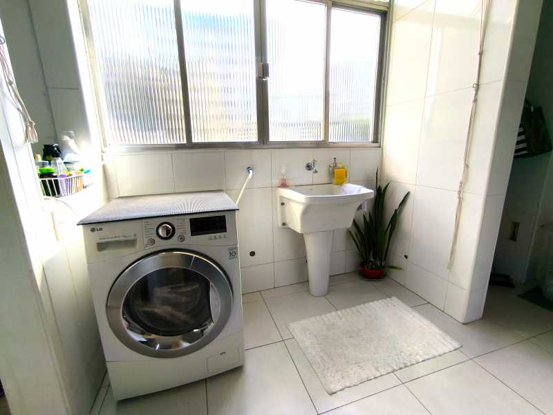 Área de serviço arejada - 18