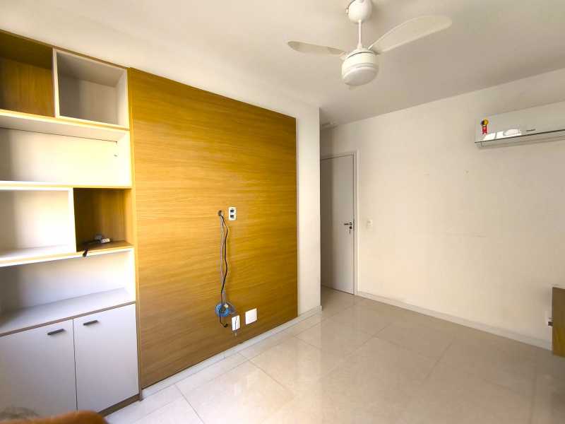 Quarto com split e closet - 4