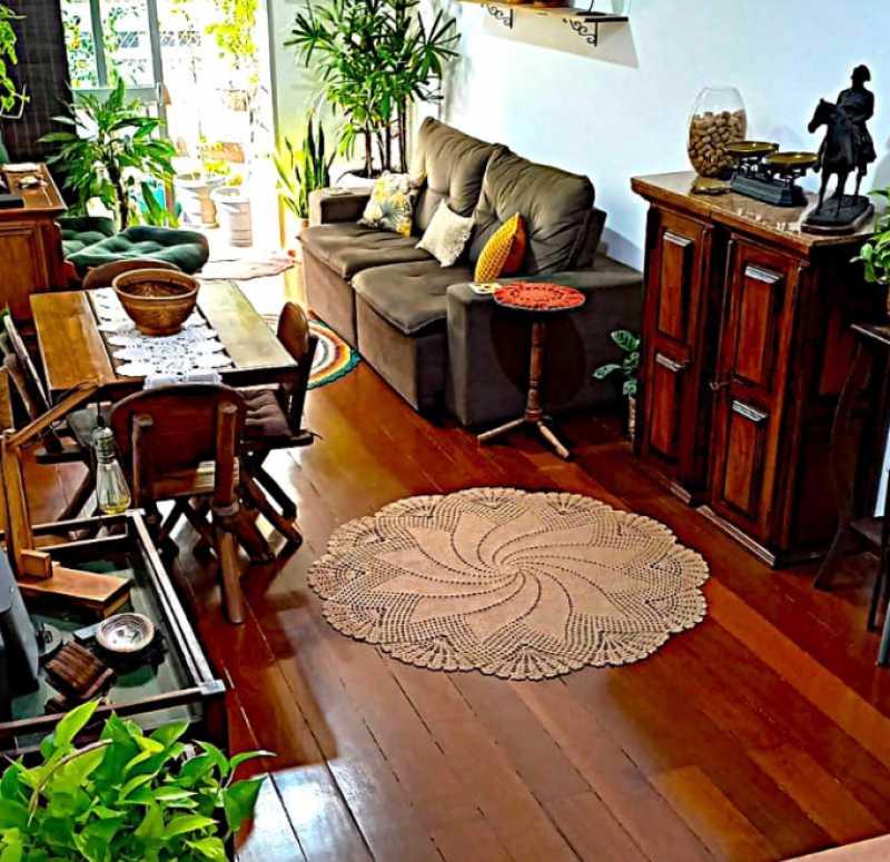 Sala em tábua corrida - 1