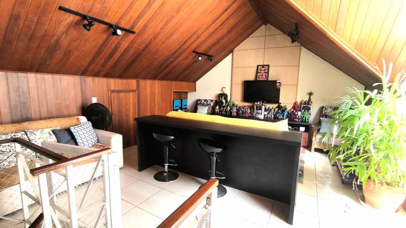 Espaço: Vídeo/Som/Bar - 1