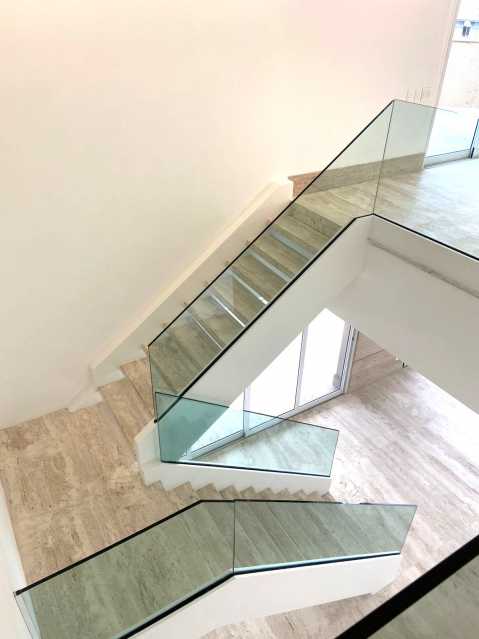 Escada de acesso  - 14