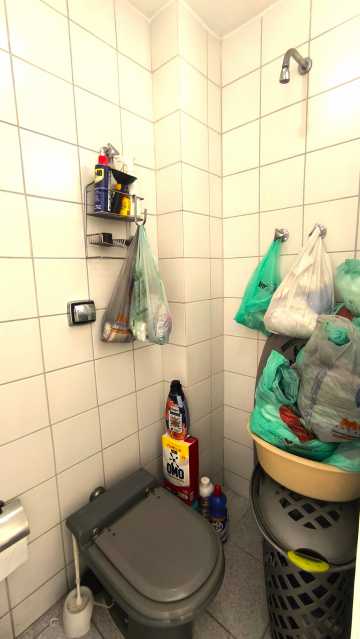 Banheiro de serviço - 16