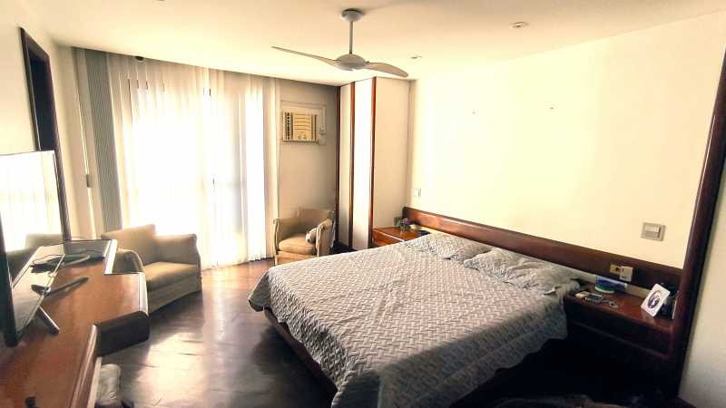 Suite c/closet e varanda - 6