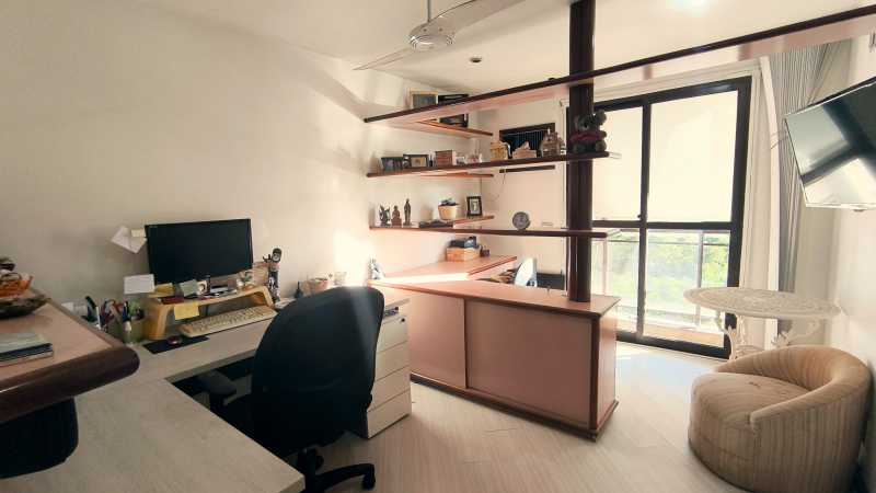 Suíte transformada Home Office - 12