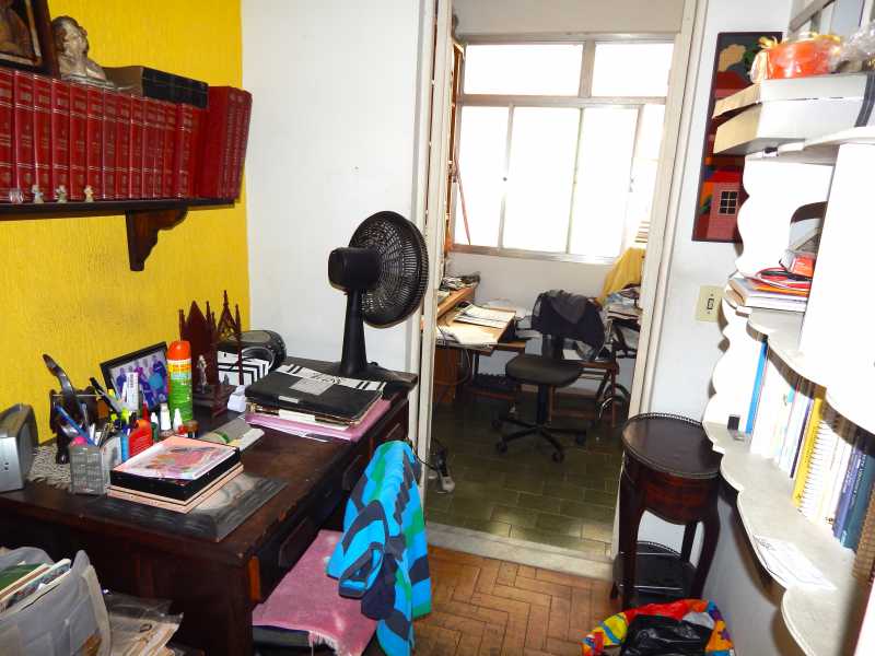 Closet transf. home office - 7