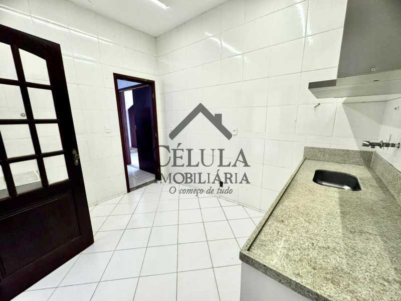 Casa em Condomínio : Duplex / Residencial / Vargem Grande - CICN40096