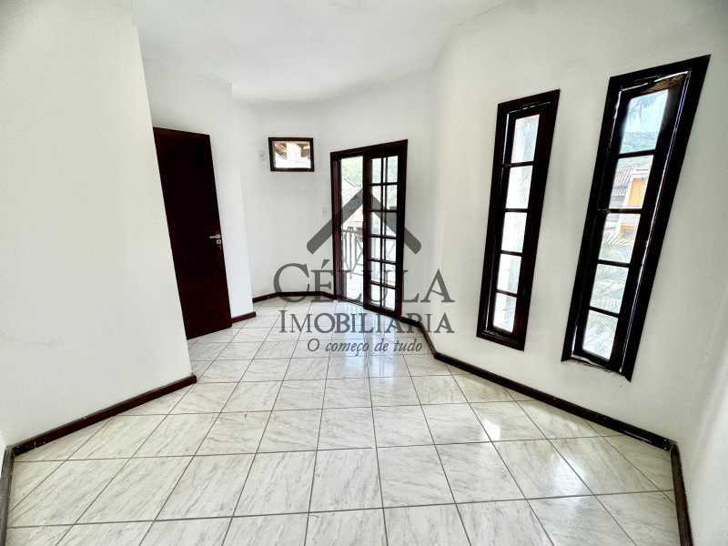 Casa em Condomínio : Duplex / Residencial / Vargem Grande - CICN40096