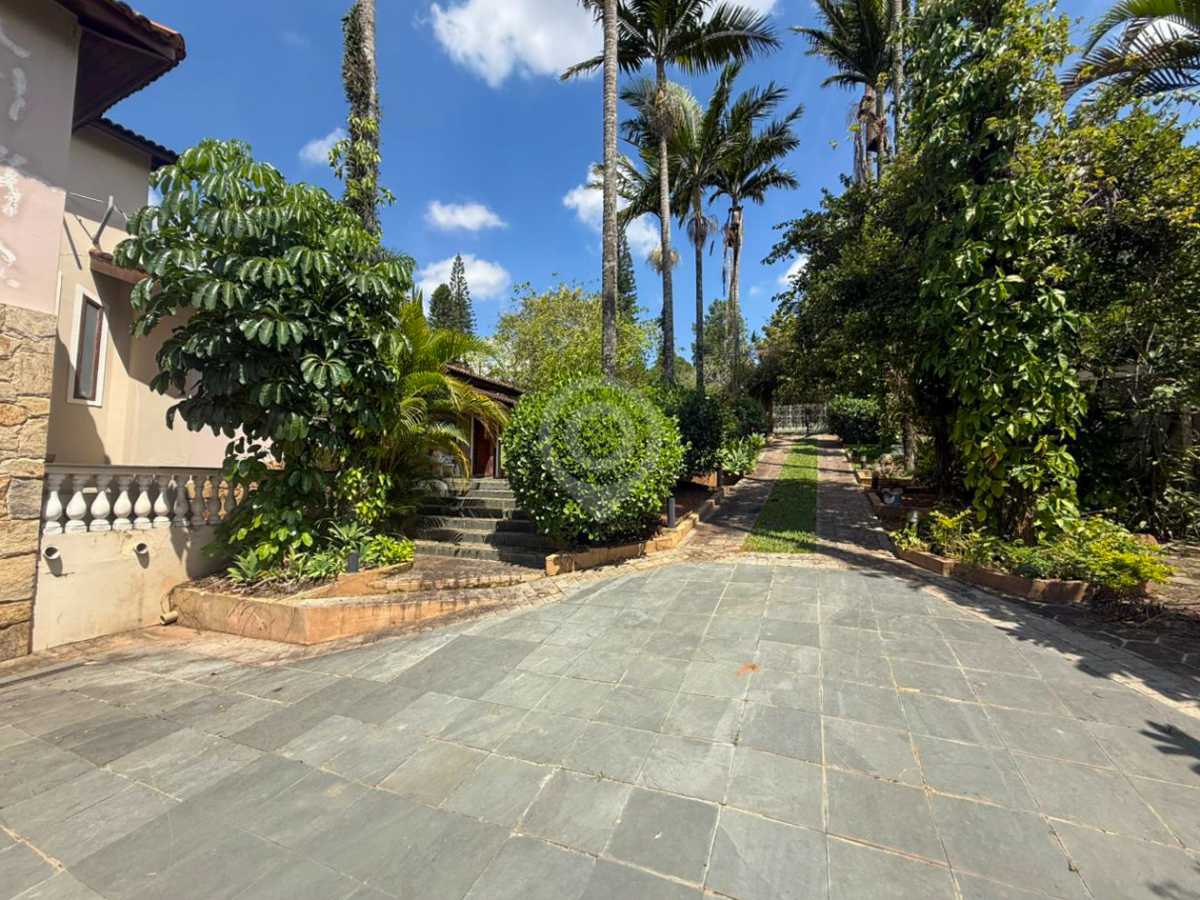 40348e29-b63f-4a4e-9acc-c9ebe1 - 17