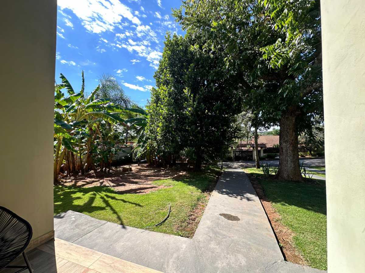 Conheça - do imóvel - Casa térrea com 3 quartos no condomínio Chácaras do lago na cidade de Vinhedo-SP - VICN30682 - 2 - - 2