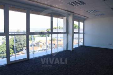 Condomínio Edifício Fórum - Sala Comercial 155m² para venda e aluguel Itatiba,SP Edifício Fórum - R$ 1.400.000 - VISL00071