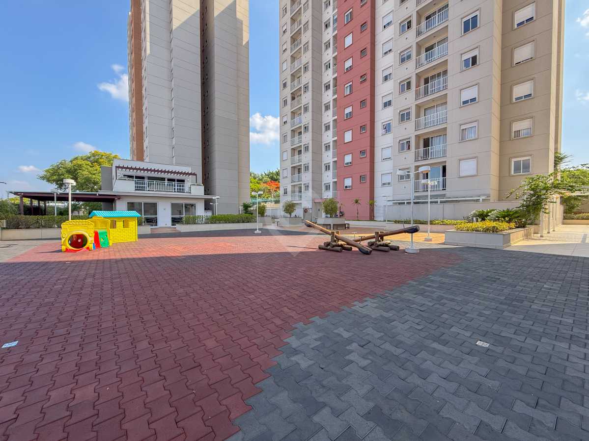 PÁTIO - 18