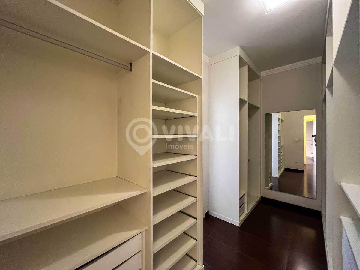 CLOSET - 15