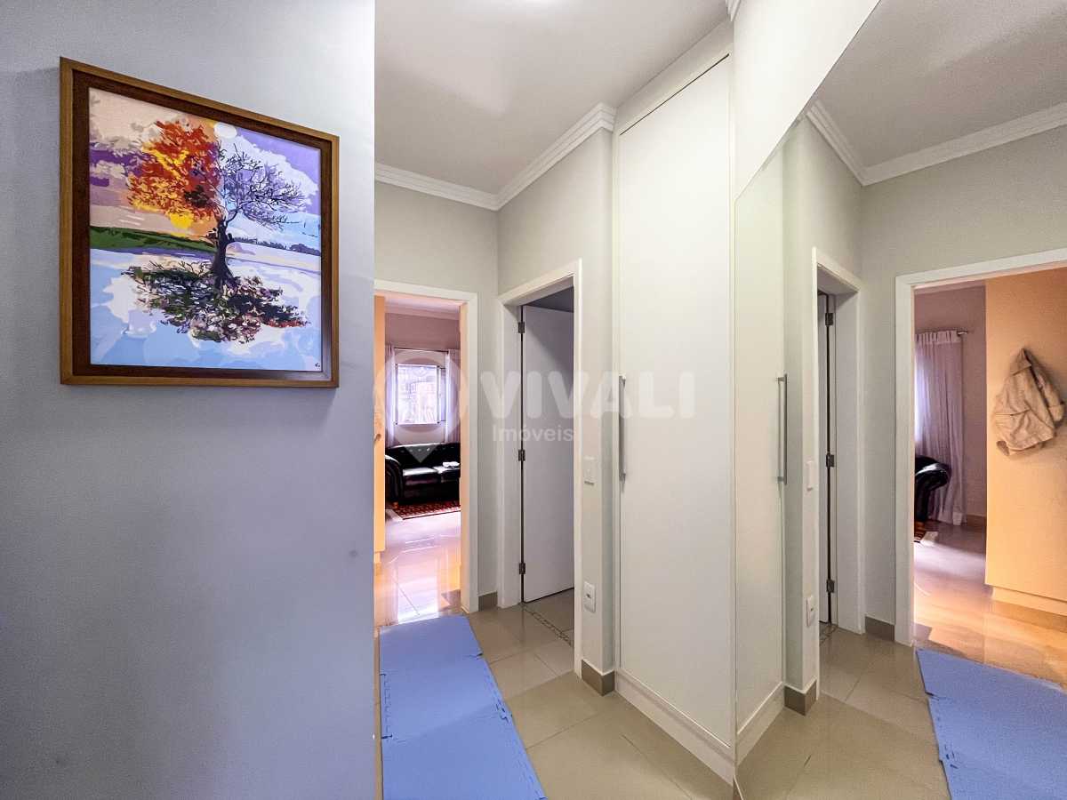 HALL DE DISTRIBUIÇÃO - 12