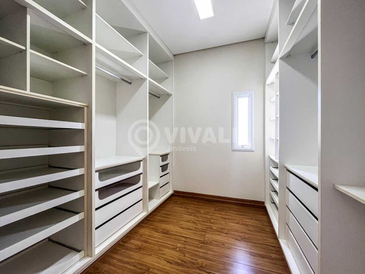 CLOSET - 18