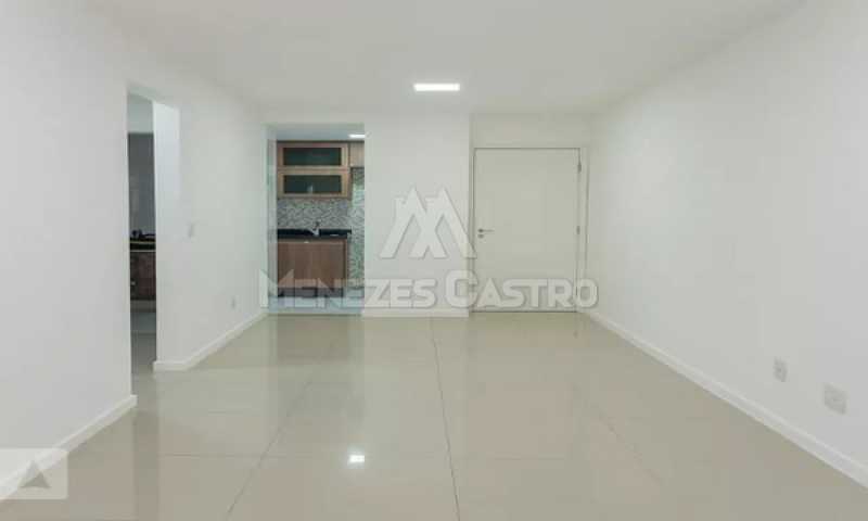 893196875-38.720637196223095bd - 4