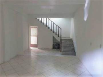 Ótima localização - Tijuca - Rua Deputado Soares Filho - Casa duplex, 4 quartos, 1 suíte, 3 banheiros, 2 vagas. - BTCA40011