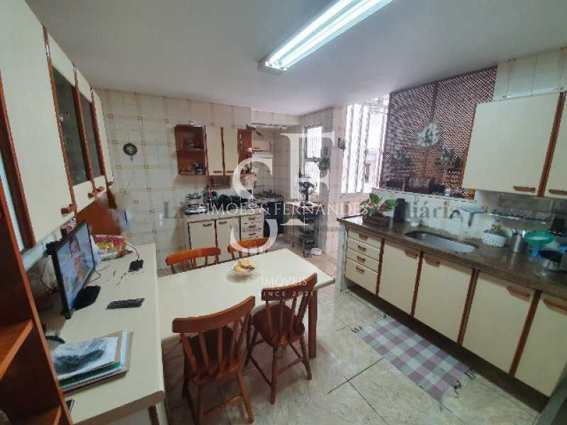 18774_G1624648690-transformed. - 14