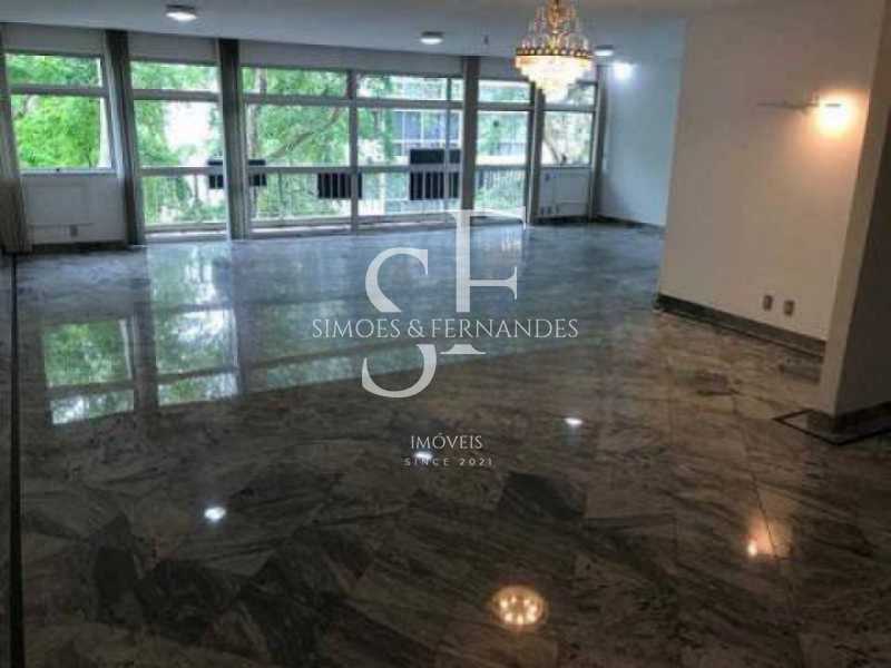 2034_G1685462605 - 1