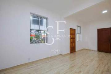 Oportunidade - Tijuca- Rua Conde de Bonfim- Apartamento em vila, térreo, desocupado, 3 quartos, suíte, área externa com chuveirão. - BTAP30610
